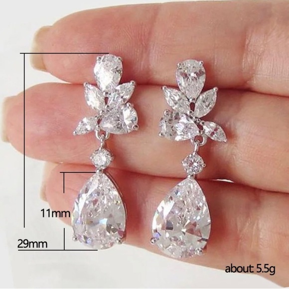 5g ORNATE SIMULATED DIAMOND LEAF EVENT PEAR DROP ROSE GOLD EARRINGS - Picture 4 of 5